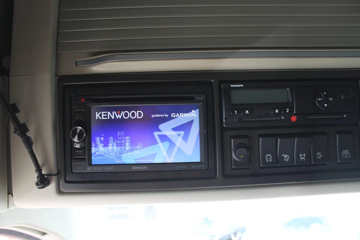 Camion Volvo 2017 : autoradio GPS Kenwood à cartographie poids lourd