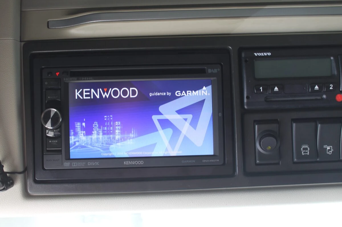 Camion Volvo 2017 : autoradio GPS Kenwood à cartographie poids lourd