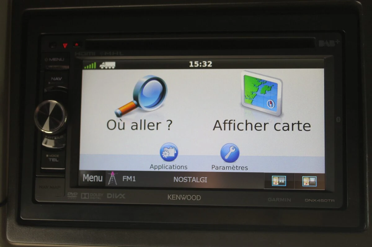 Camion Volvo 2017 : autoradio GPS Kenwood à cartographie poids lourd