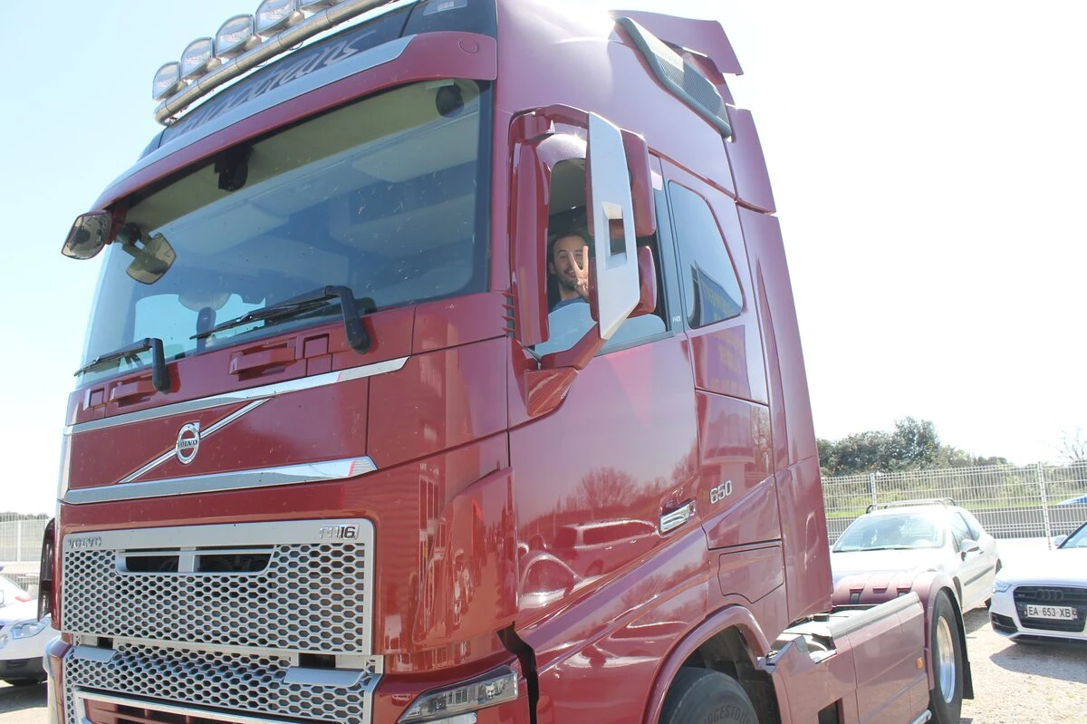 Camion Volvo 2017 : autoradio GPS Kenwood à cartographie poids lourd