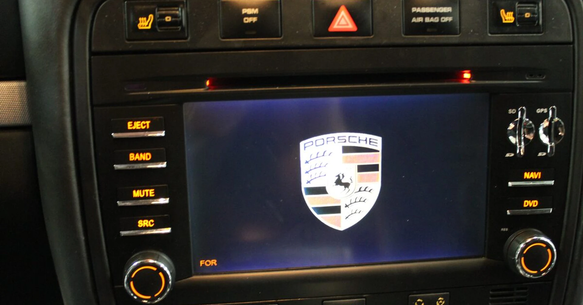 Porsche Cayenne : autoradio GPS et Bose fibre optique