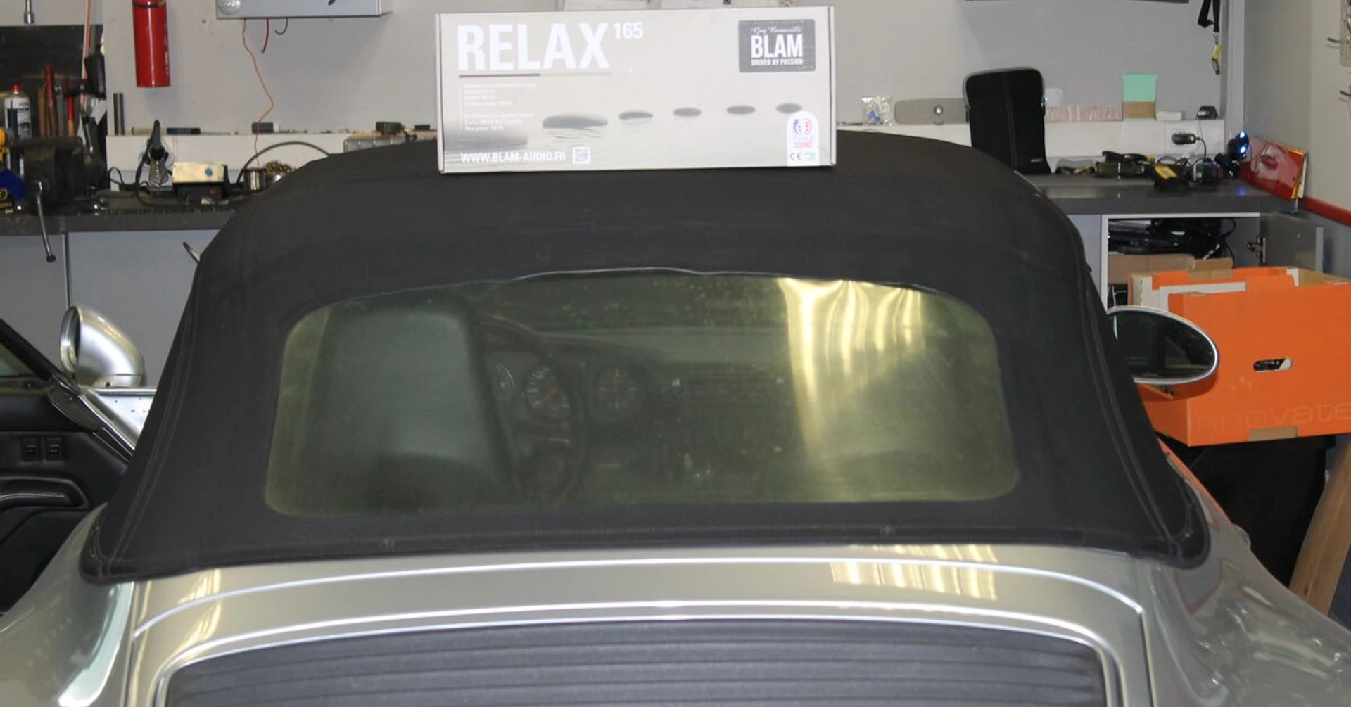 Porsche 993 : haut-parleurs BLAM et autoradio Alpine