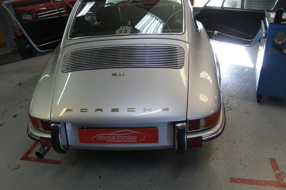 Porsche 911 T : haut-parleurs BLAM et streaming Bluetooth, look d'origine