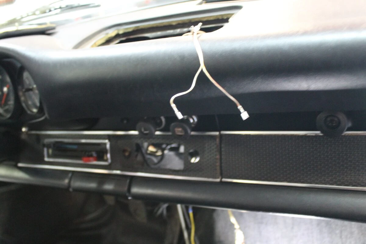 Porsche 911 T : haut-parleurs BLAM et streaming Bluetooth, look d'origine