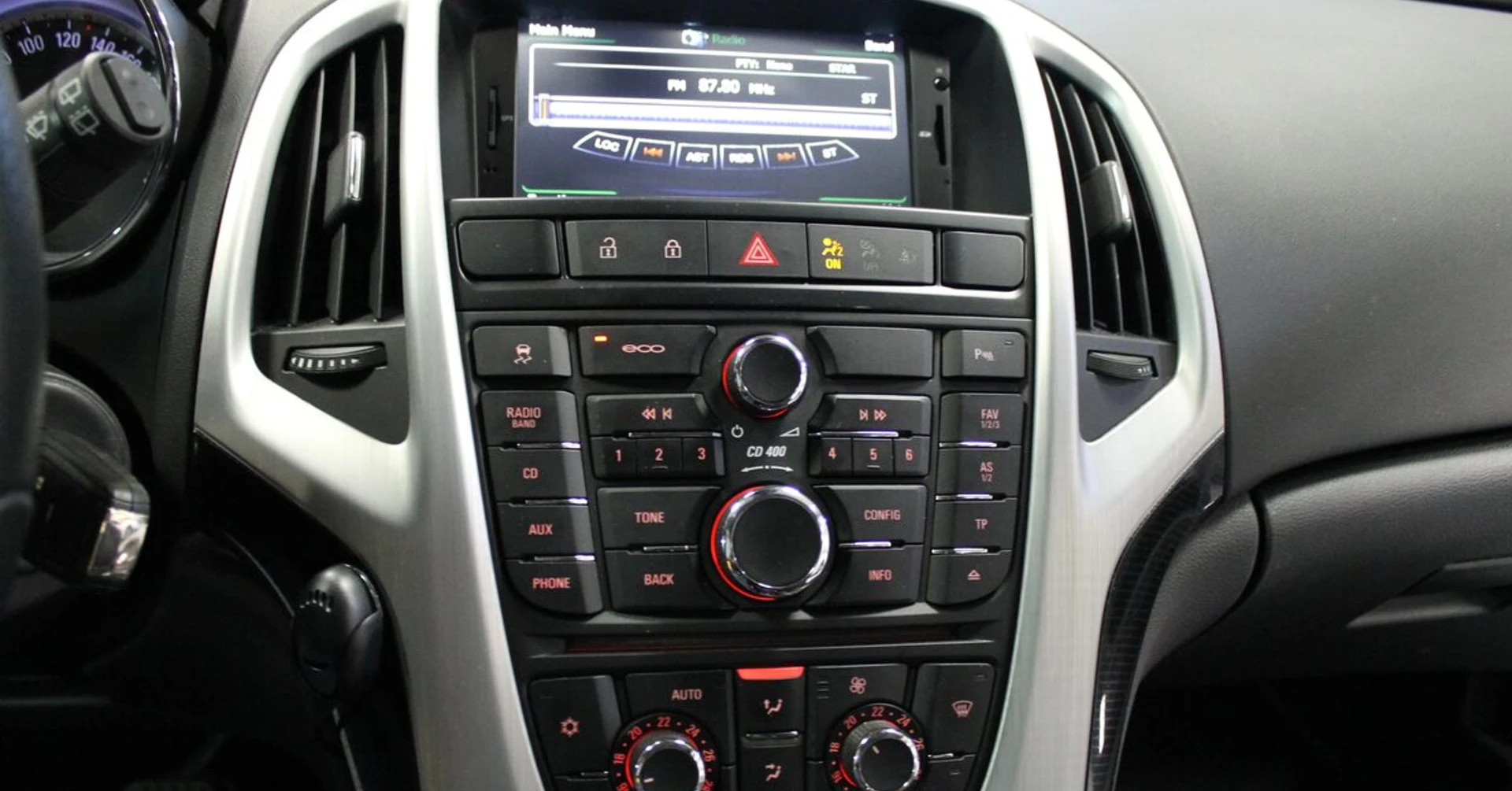 Opel Astra J : autoradio GPS, DVD et Bluetooth