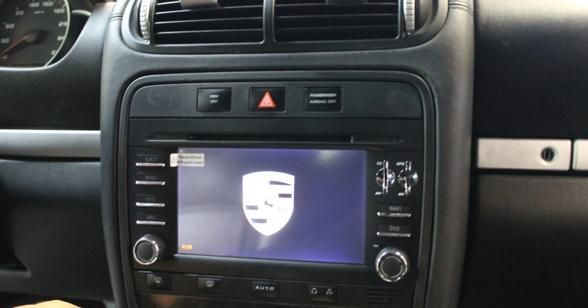 Porsche Cayenne S : autoradio GPS et jantes 21 pouces