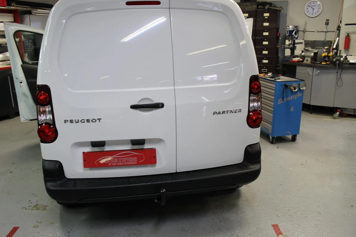 Peugeot Partner 2015 : caméra de recul sur rétroviseur à écran