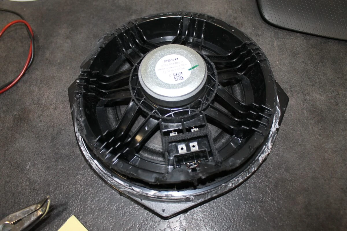 BMW X3 2015 : woofers remplacés et amplificateur Match PP41DSP