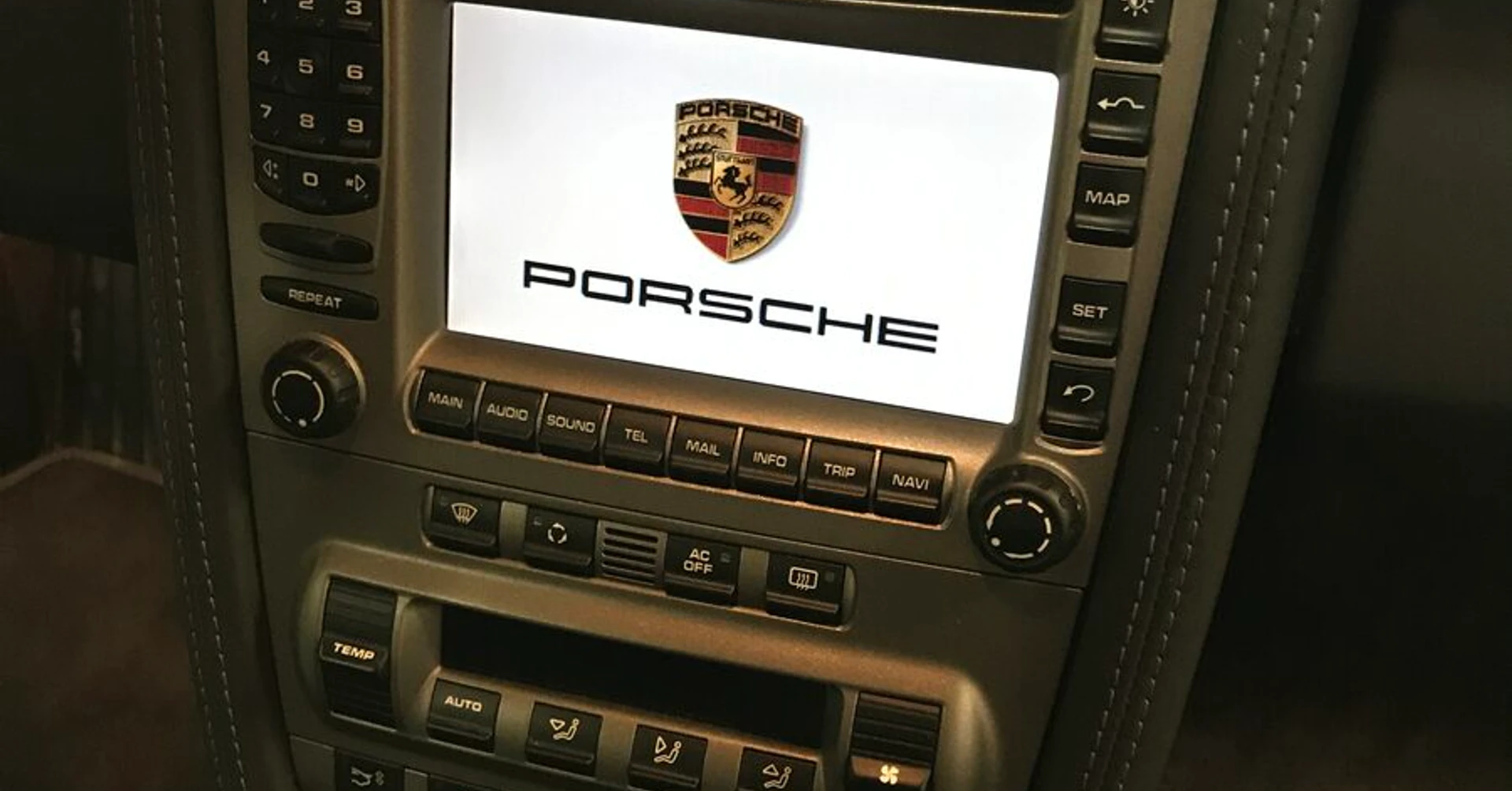 Porsche 997 : création option changeur CD d'origine