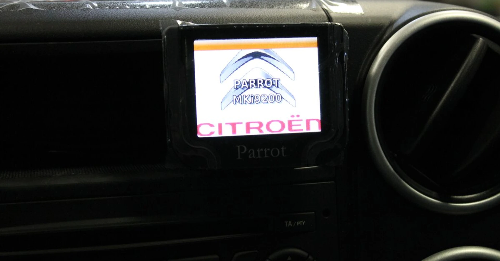 Citroën Berlingo 2016 : kit Parrot et alarme CAN GT Plus