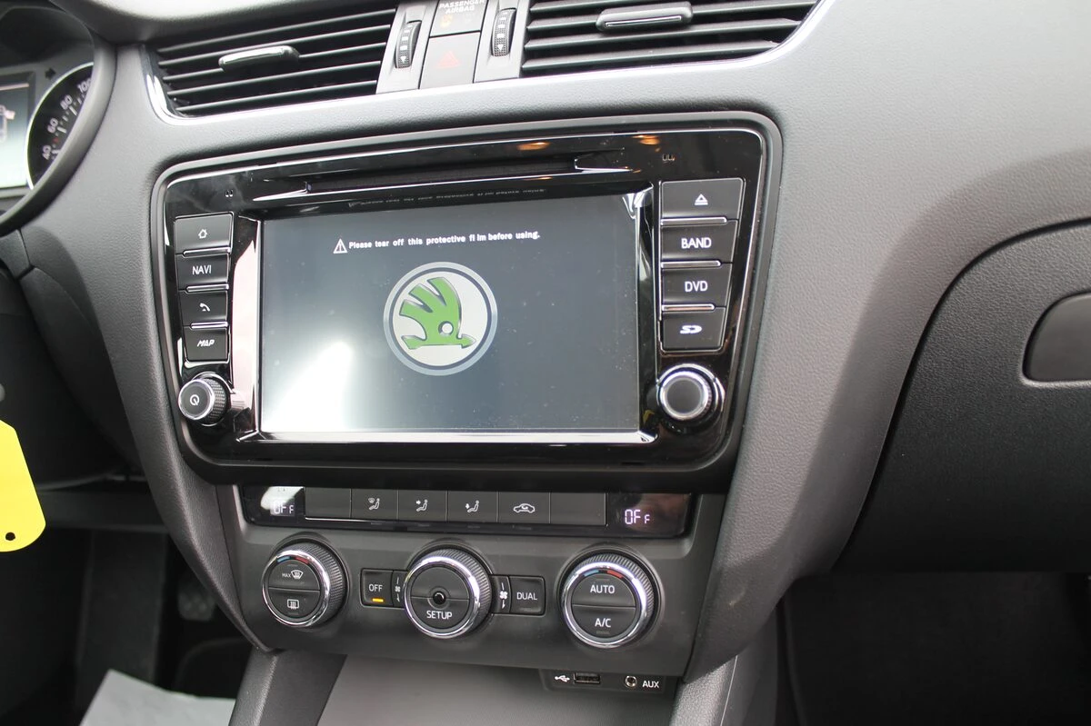 Skoda Octavia 3 : GPS et reprogrammation CAN bus