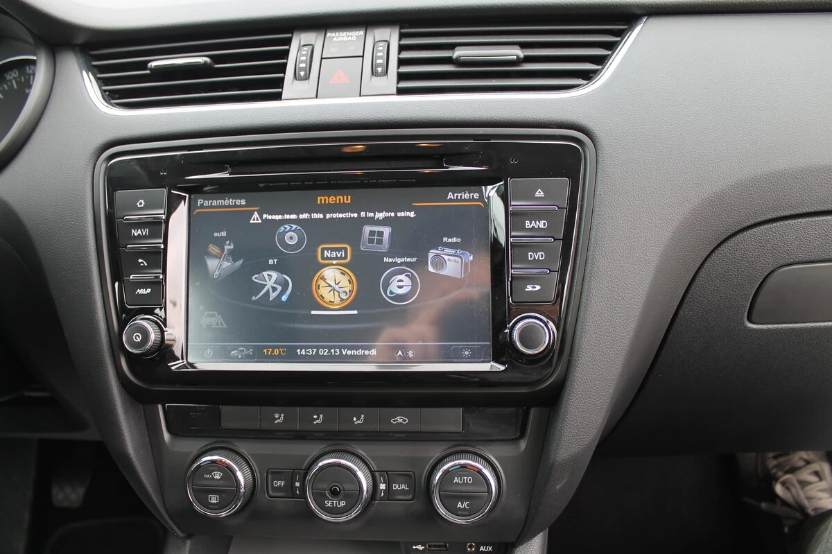 Skoda Octavia 3 : GPS et reprogrammation CAN bus