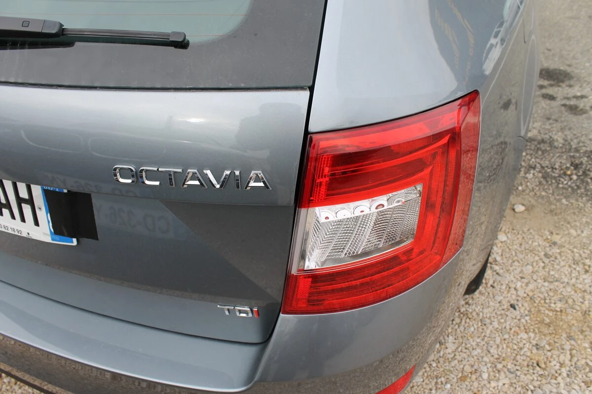 Skoda Octavia 3 : GPS et reprogrammation CAN bus