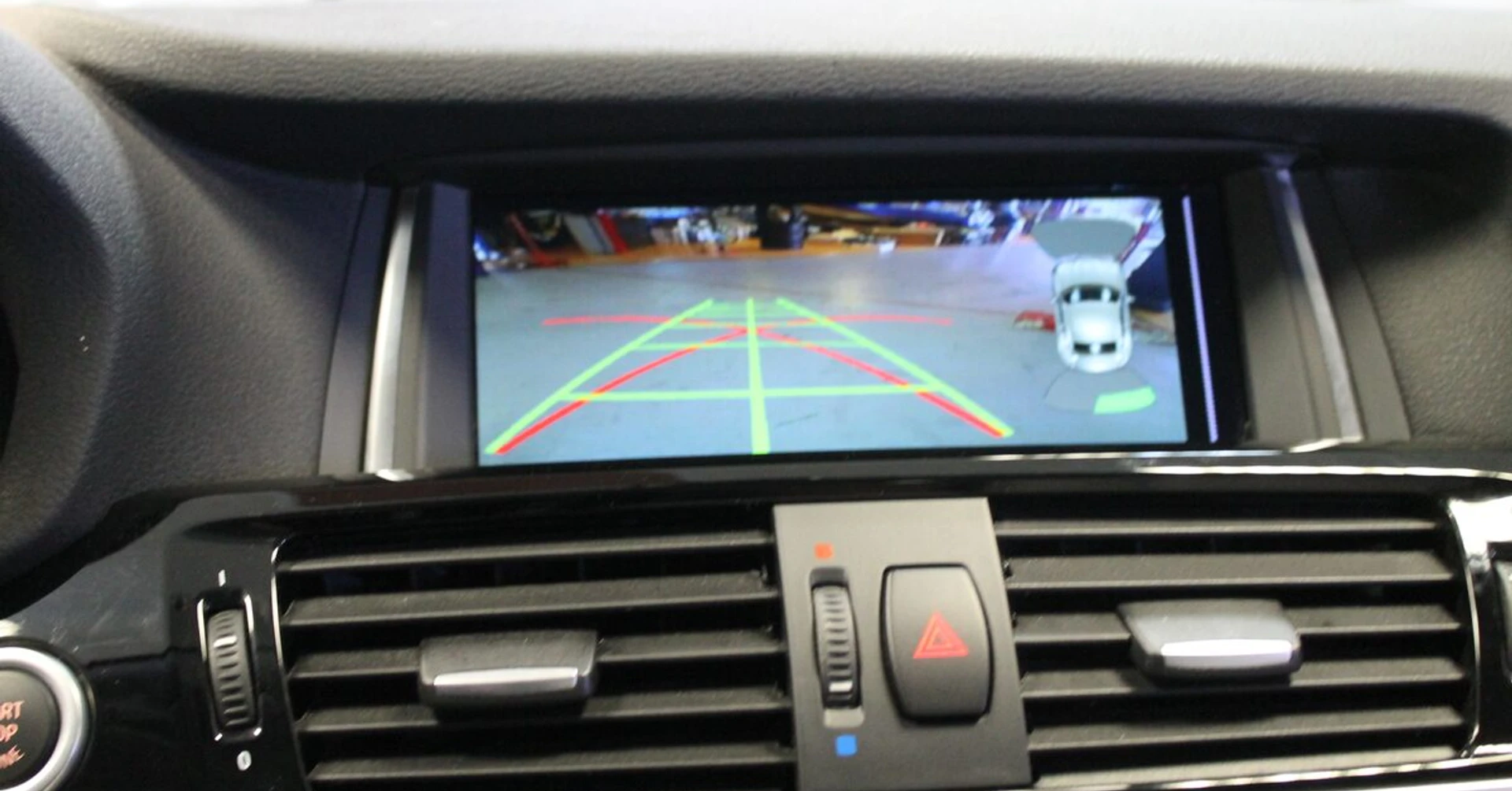 BMW X4 2017 : option caméra de recul sur écran d'origine