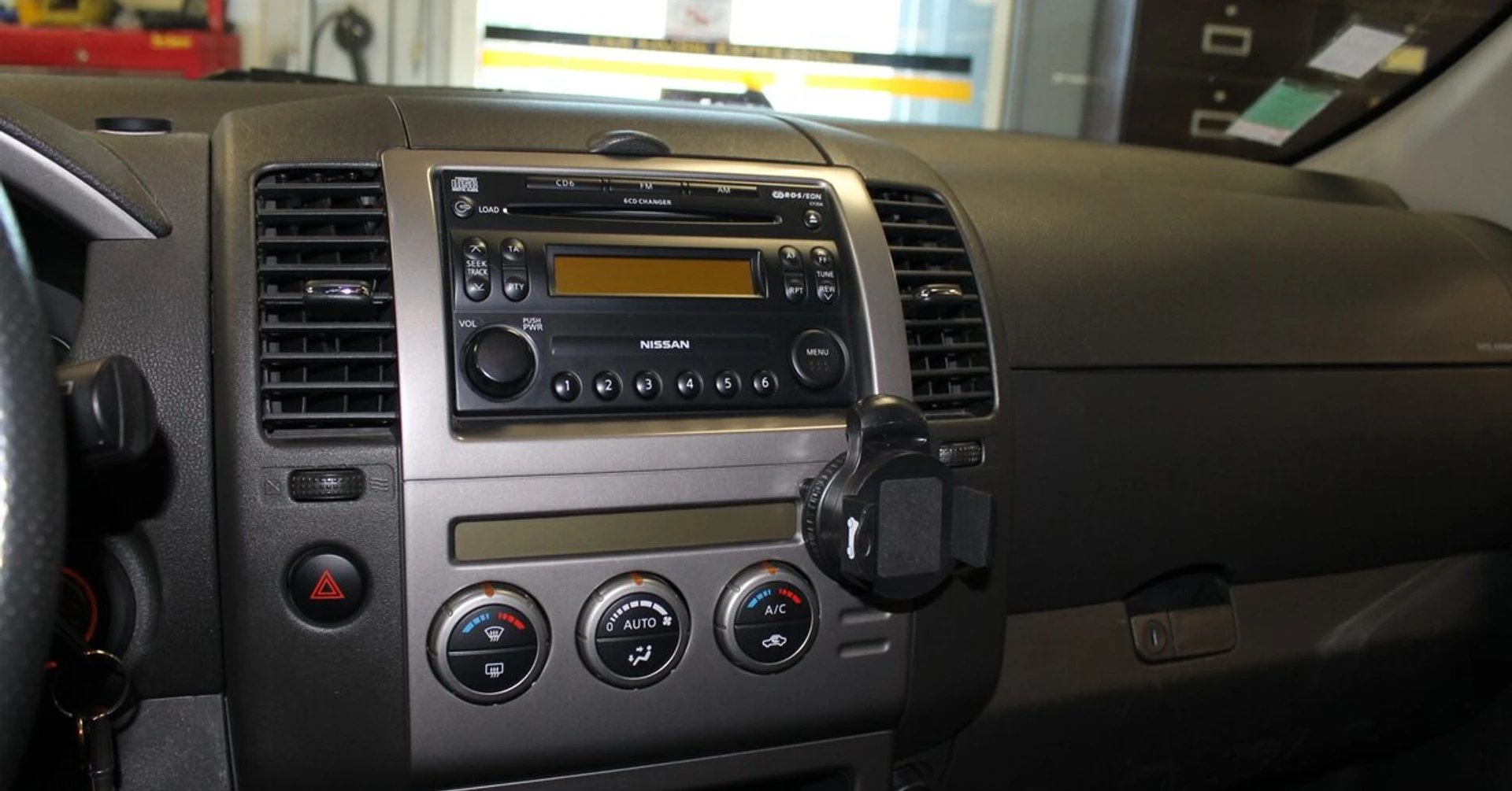 Nissan Pathfinder : GPS, caméra de recul et radars
