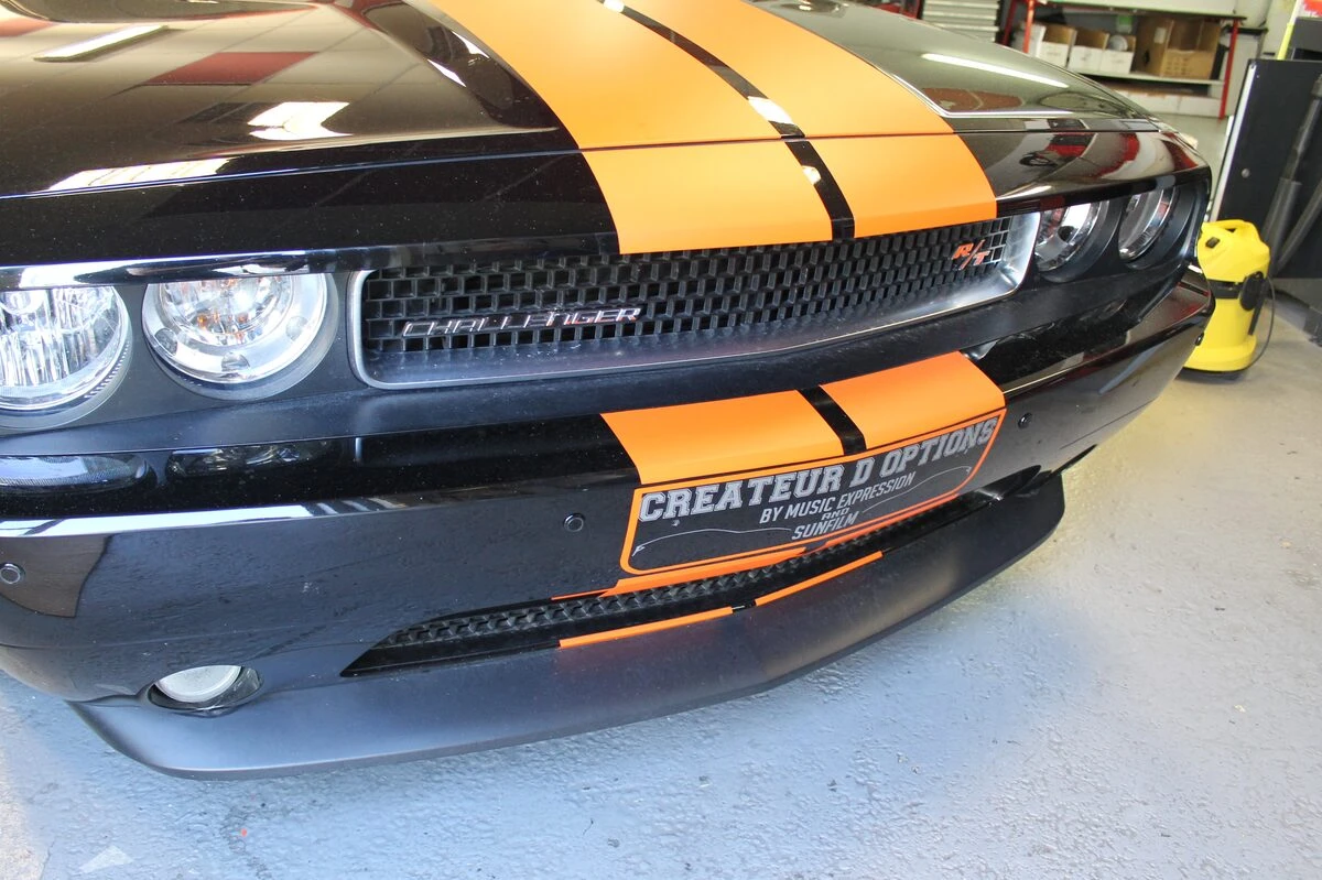 Dodge Challenger : sonorisation BLAM, navigation Alpine et caisson Axton
