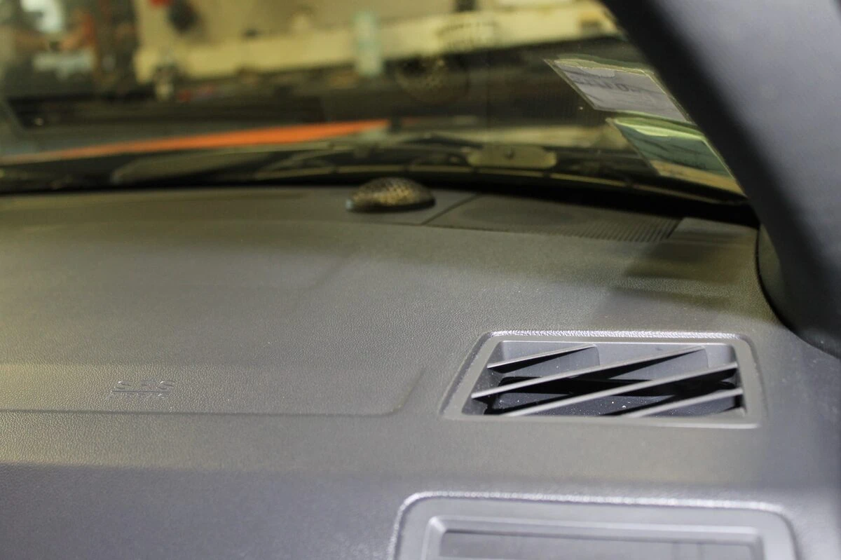 Dodge Challenger : sonorisation BLAM, navigation Alpine et caisson Axton