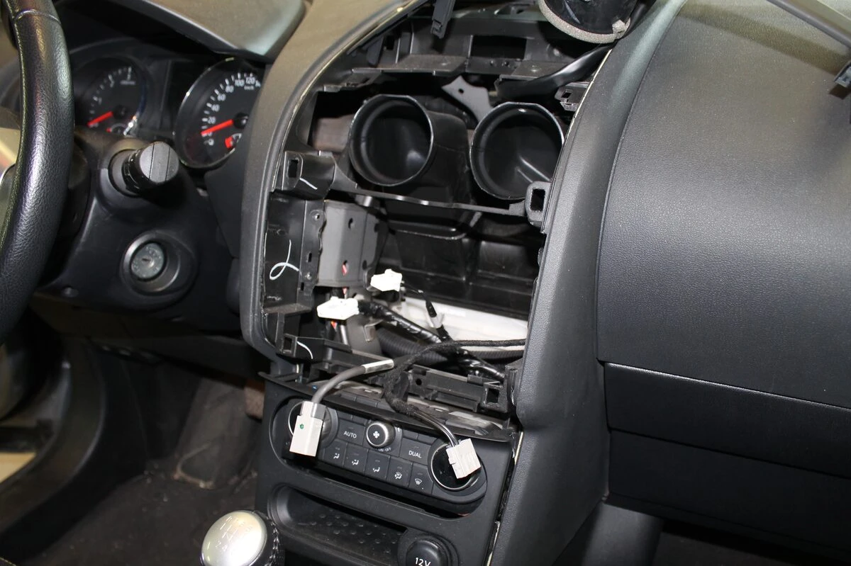 Nissan Qashqai : GPS, caméra de recul et commandes au volant