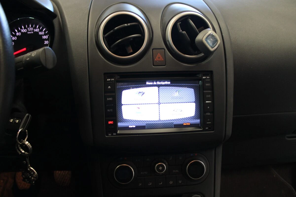 Nissan Qashqai : GPS, caméra de recul et commandes au volant