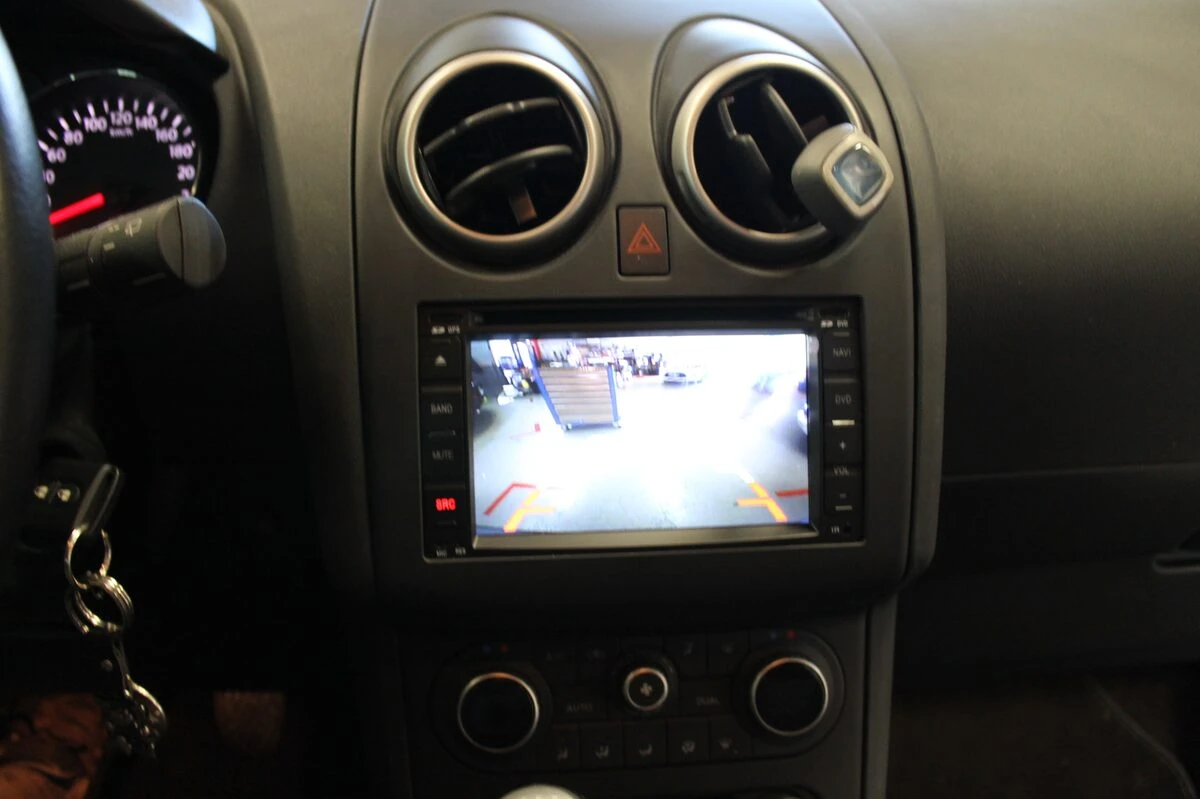 Nissan Qashqai : GPS, caméra de recul et commandes au volant