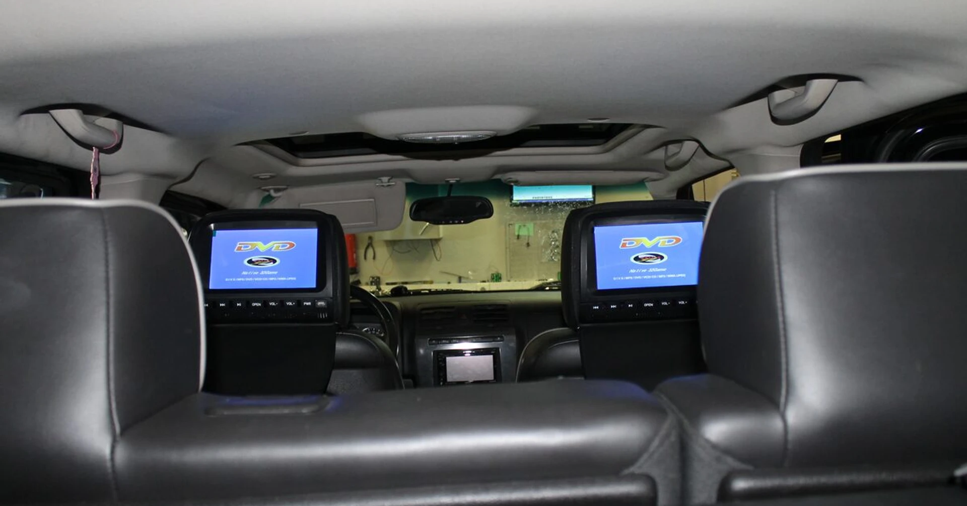 Hummer H3 : écrans DVD, GPS Kenwood et vitres teintées