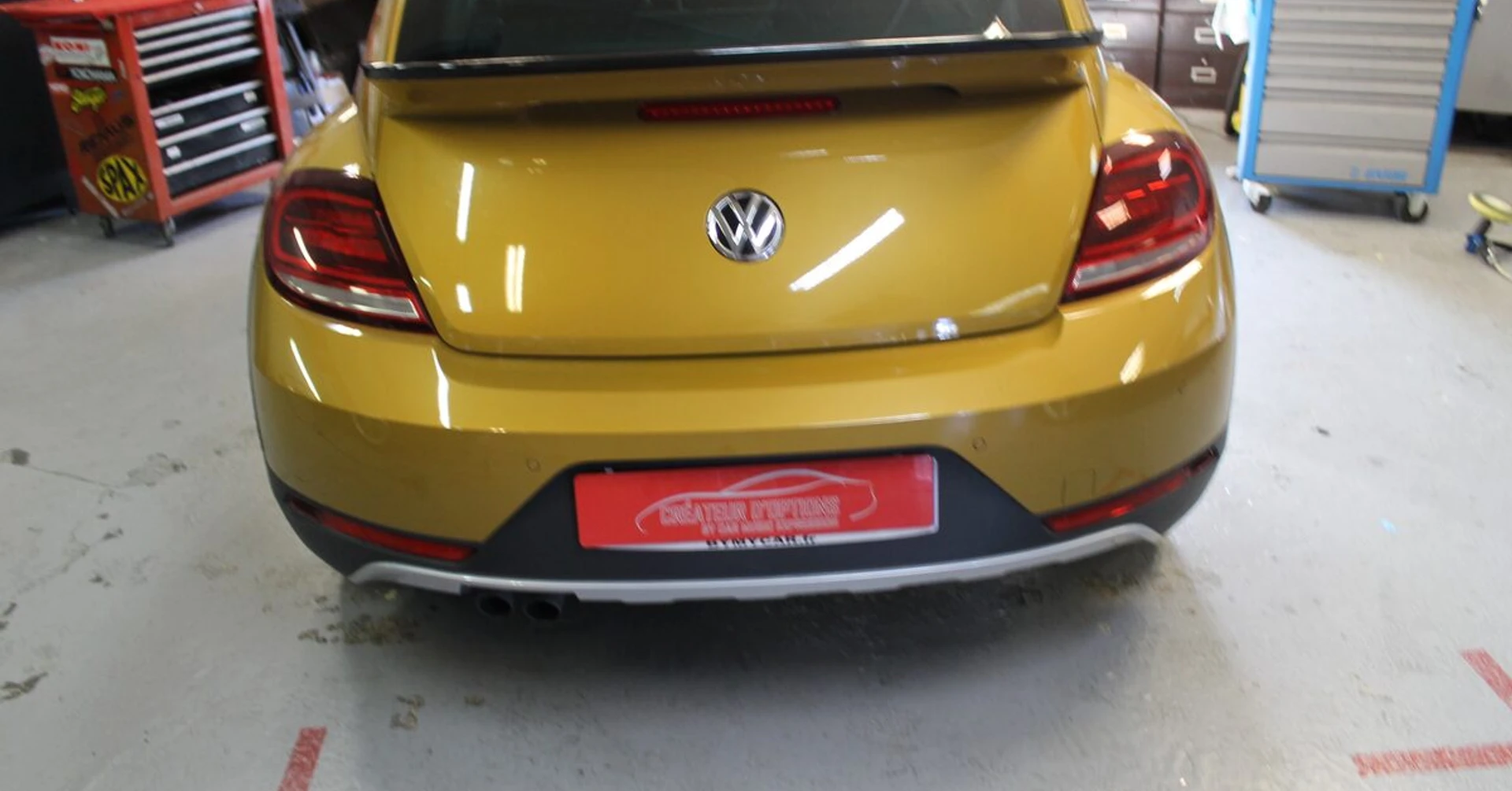 VW Coccinelle 2017 : caméra de recul dans le logo motorisé