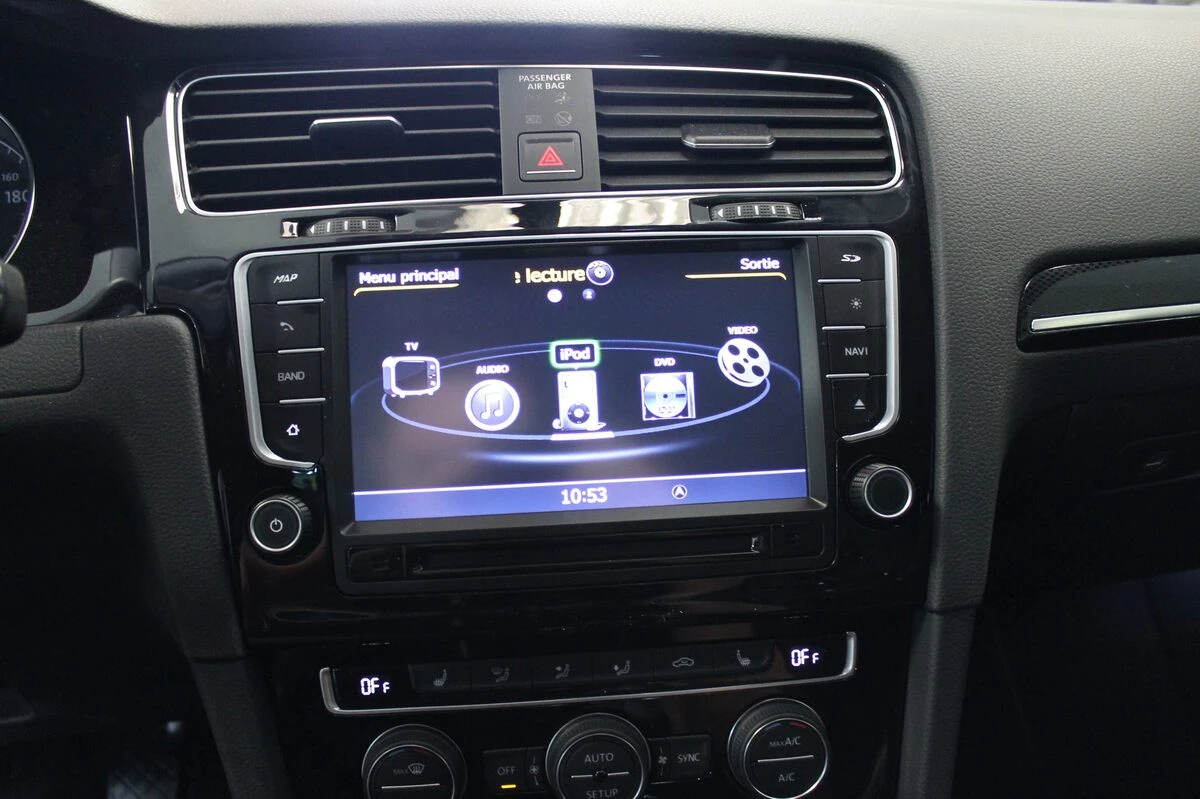 Volkswagen Golf 7 : GPS multimédia avec ordinateur de bord et radar de recul d'origine