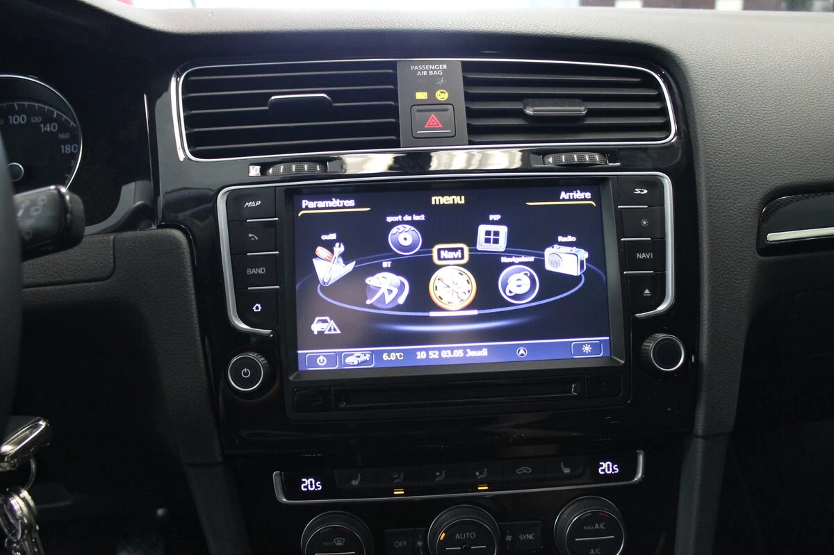 Volkswagen Golf 7 : GPS multimédia avec ordinateur de bord et radar de recul d'origine