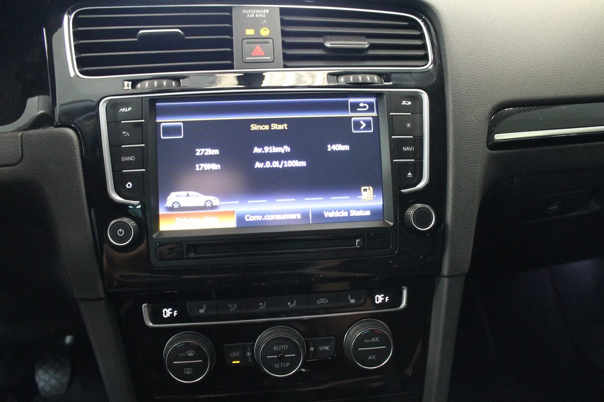 Volkswagen Golf 7 : GPS multimédia avec ordinateur de bord et radar de recul d'origine
