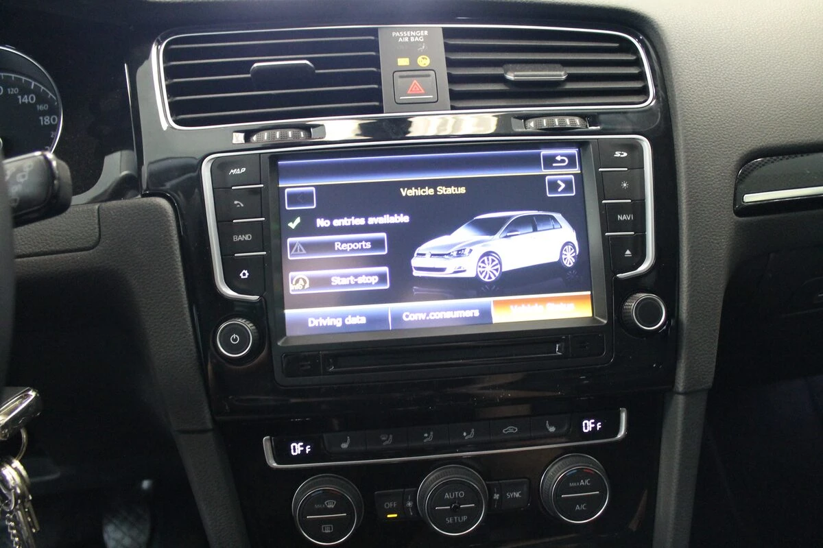 Volkswagen Golf 7 : GPS multimédia avec ordinateur de bord et radar de recul d'origine