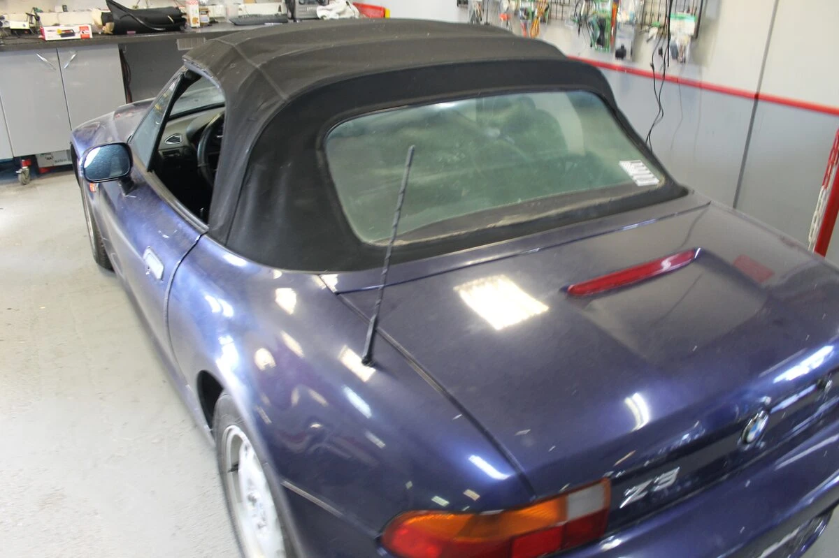 BMW Z3 : remplacement de la capote par une capote neuve