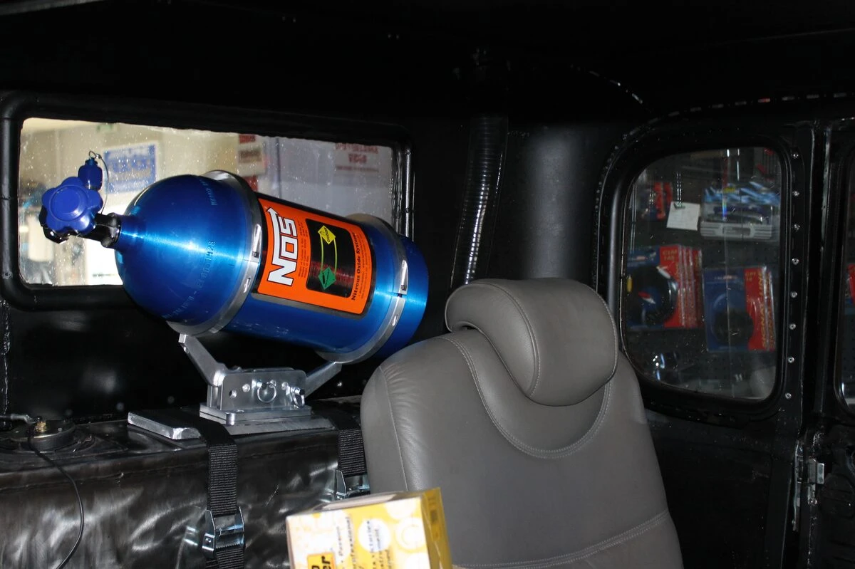 Hot rod Ford T : kit NOS, branchements électriques et manomètre