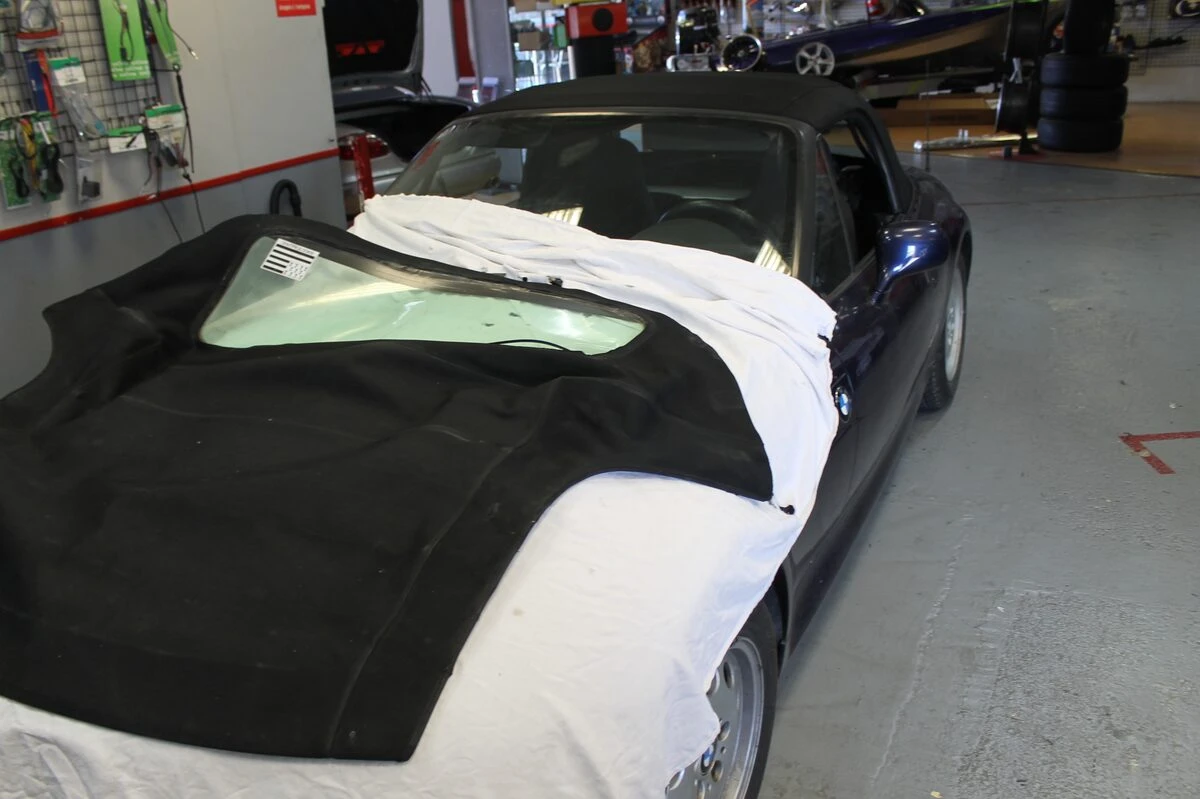 BMW Z3 : remplacement de la capote par une capote neuve