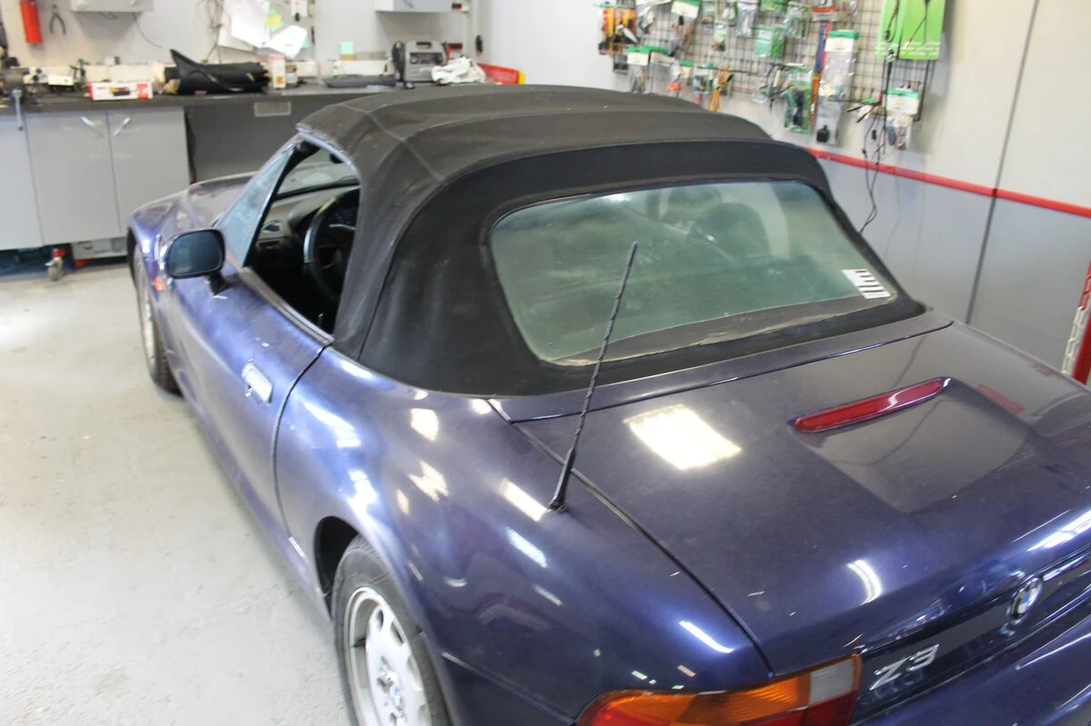 BMW Z3 : remplacement de la capote par une capote neuve