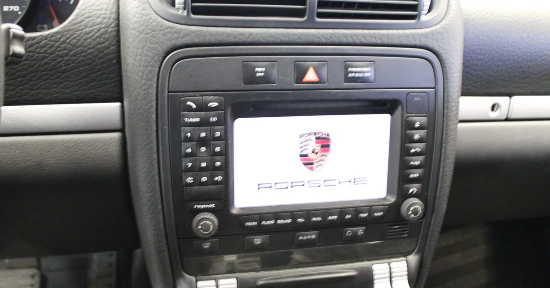 Porsche Cayenne 2008 : autoradio GPS, USB et iPod