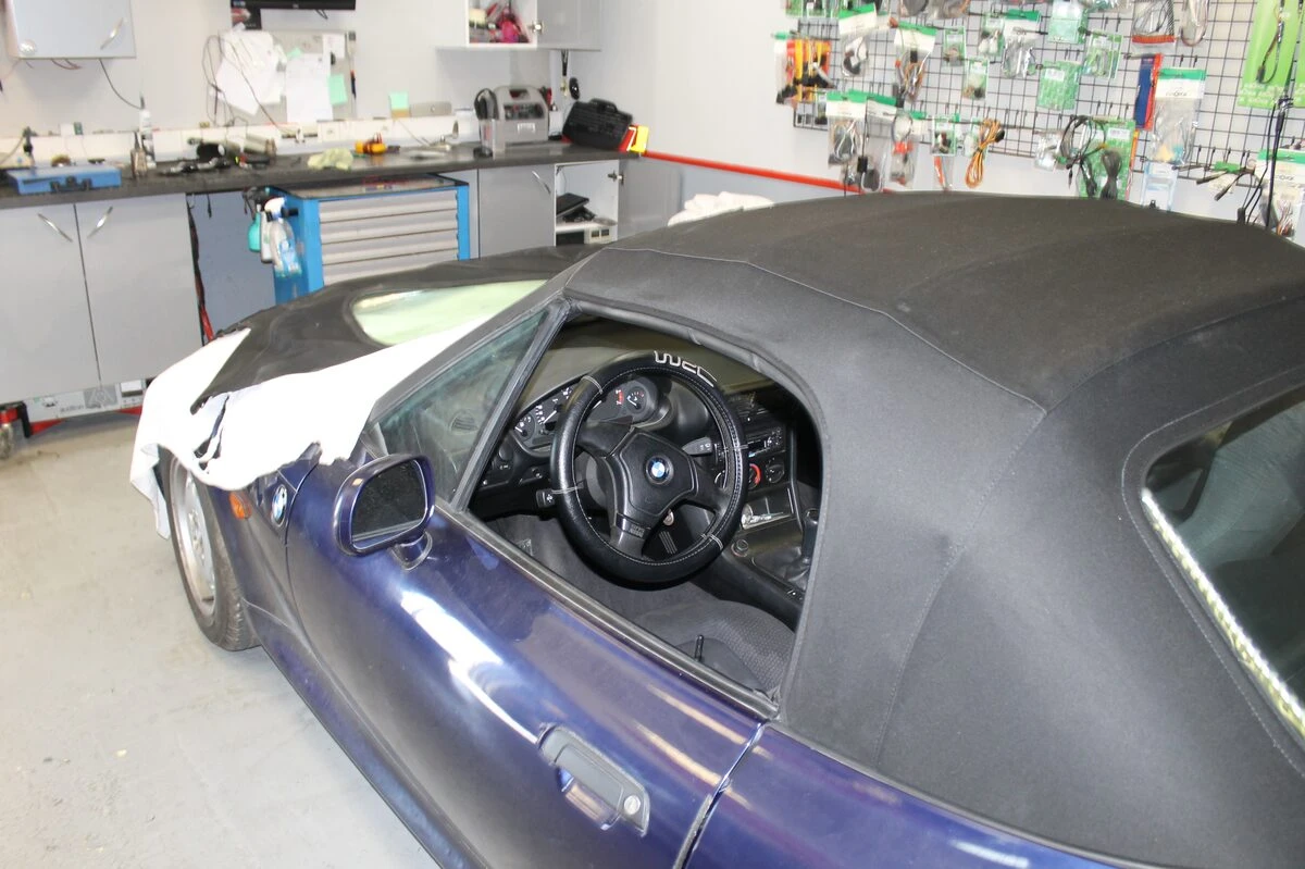 BMW Z3 : remplacement de la capote par une capote neuve