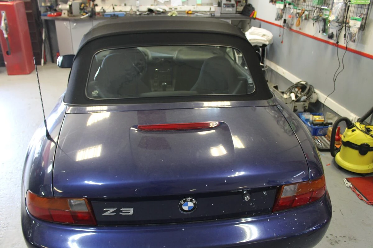BMW Z3 : remplacement de la capote par une capote neuve