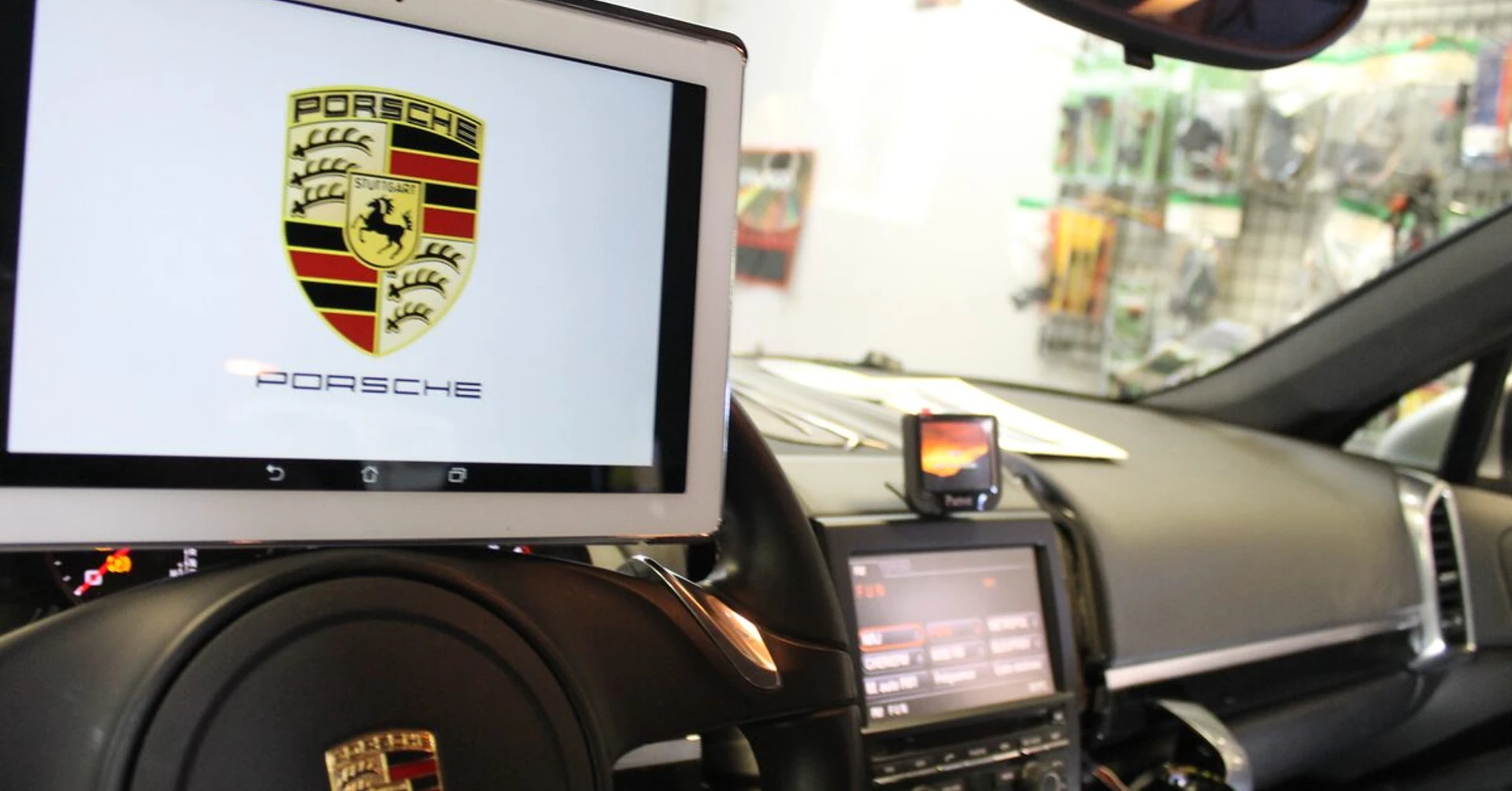Porsche Cayenne 2016 : option Bluetooth A2DP Parrot