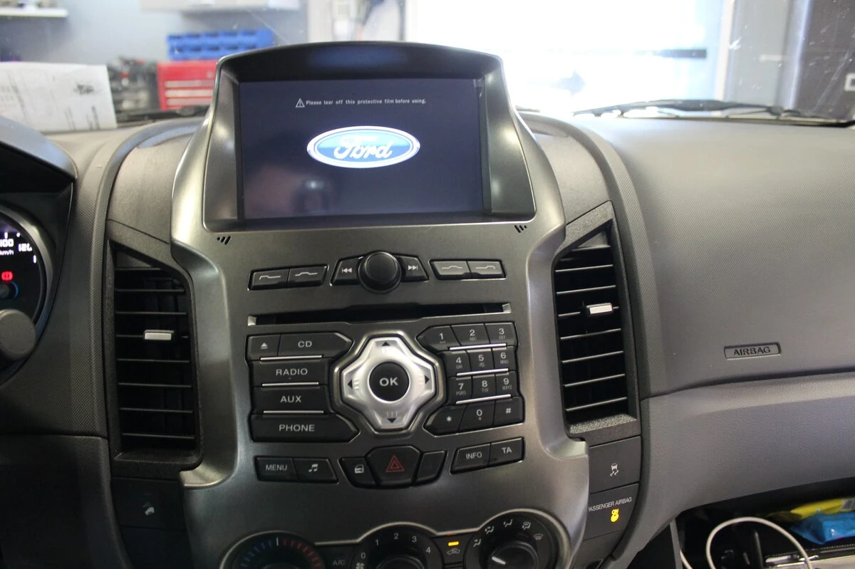 Ford Ranger 2016 : autoradio GPS multimédia et caméra de recul