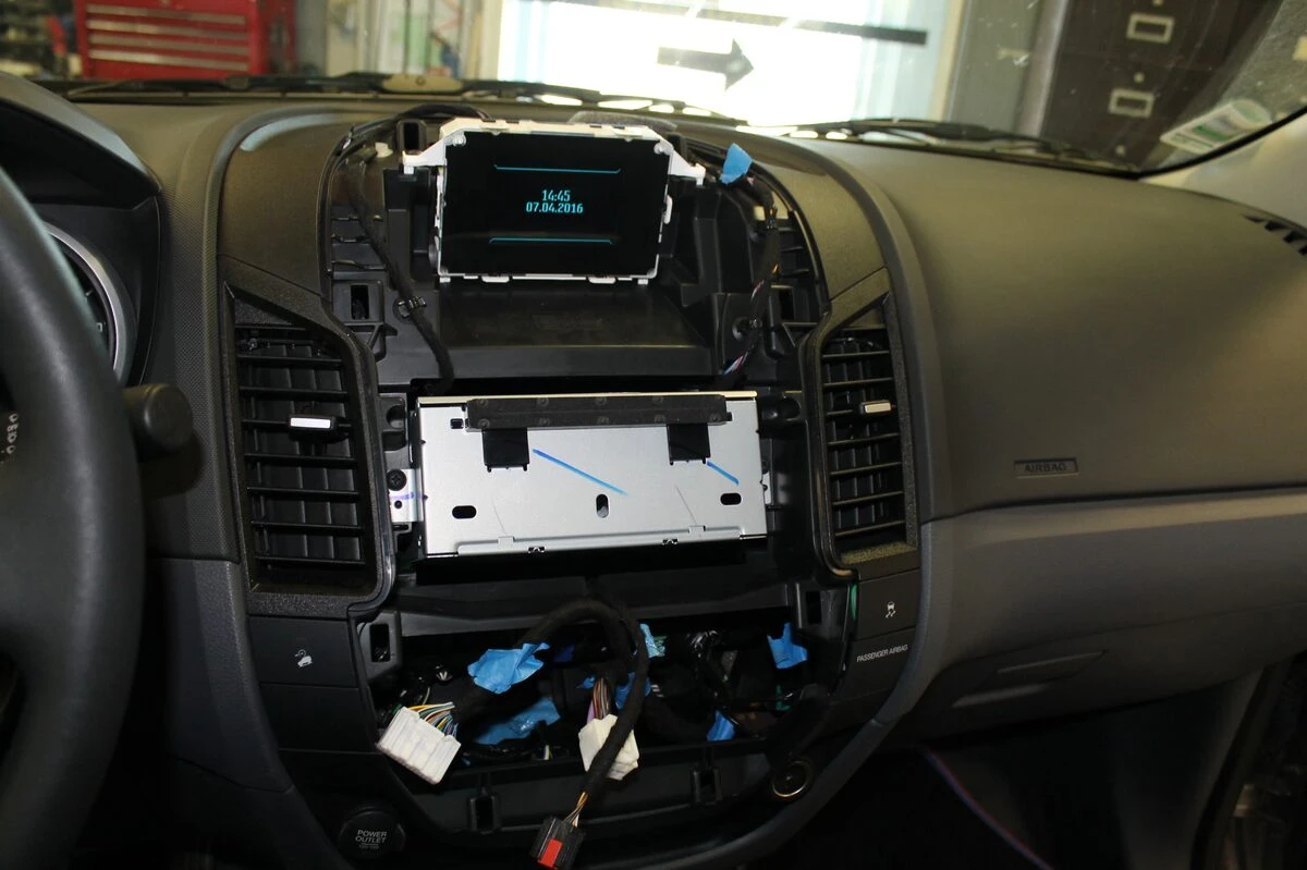 Ford Ranger 2016 : autoradio GPS multimédia et caméra de recul
