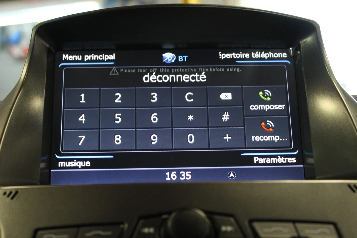 Ford Ranger 2016 : autoradio GPS multimédia et caméra de recul