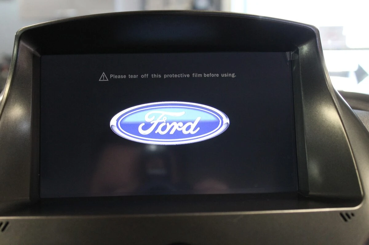 Ford Ranger 2016 : autoradio GPS multimédia et caméra de recul