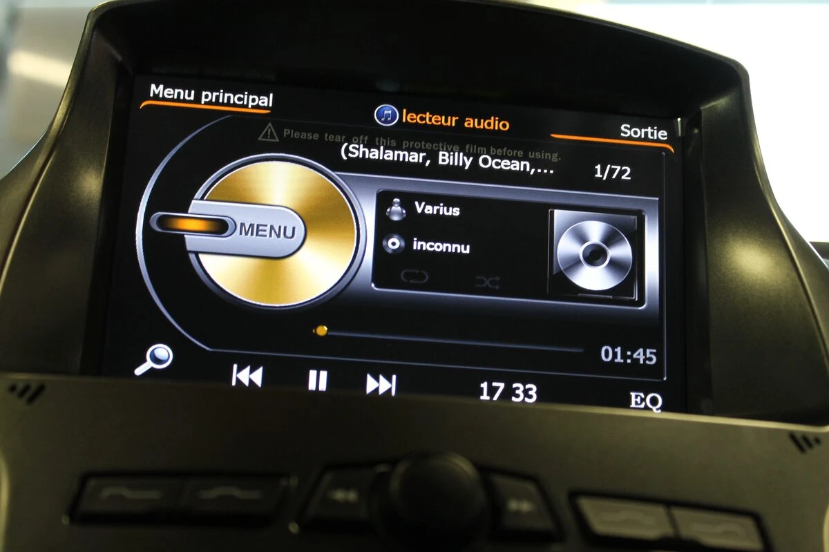 Ford Ranger 2016 : autoradio GPS multimédia et caméra de recul