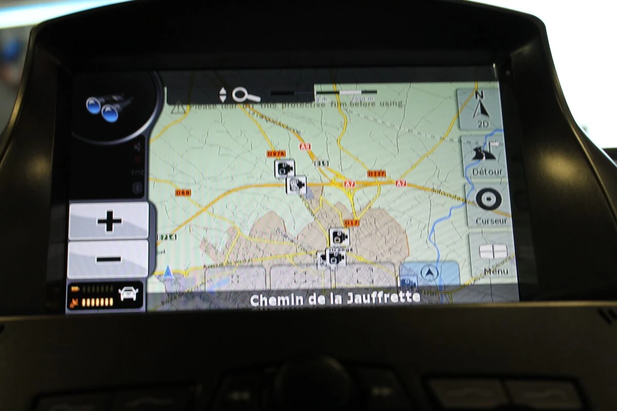 Ford Ranger 2016 : autoradio GPS multimédia et caméra de recul