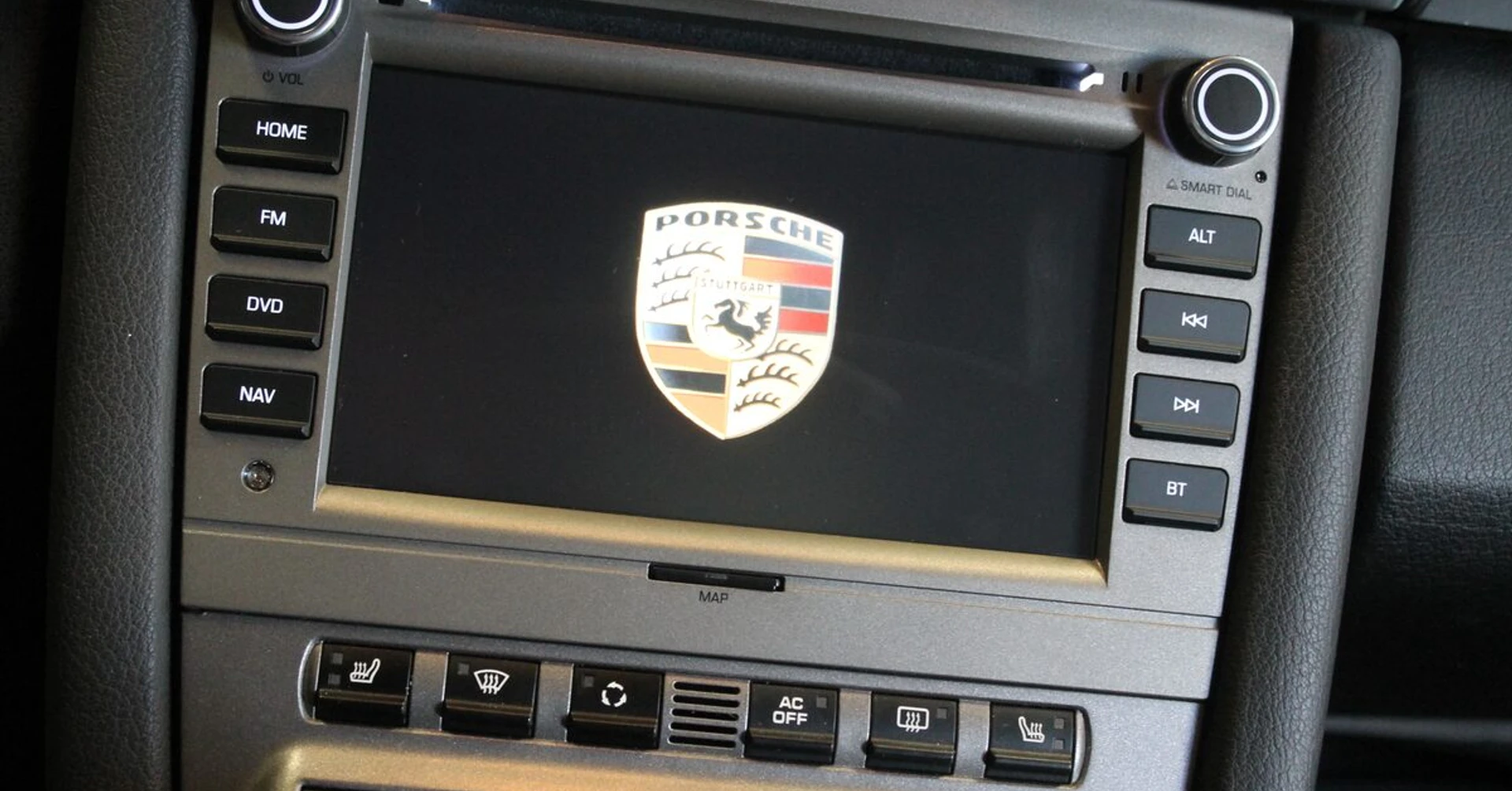 Porsche Cayman : autoradio GPS, caméra et radar avant