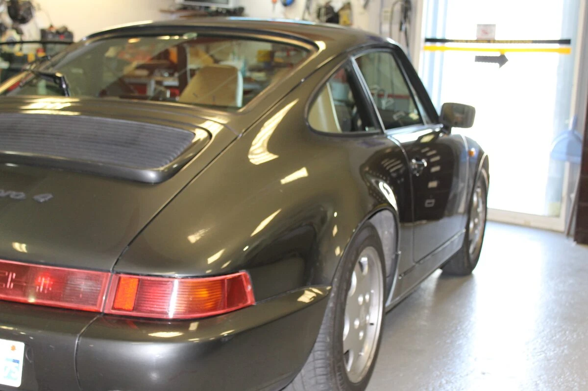 Porsche 964 : autoradio et sonorisation Rockford et Match aux emplacements d'origine