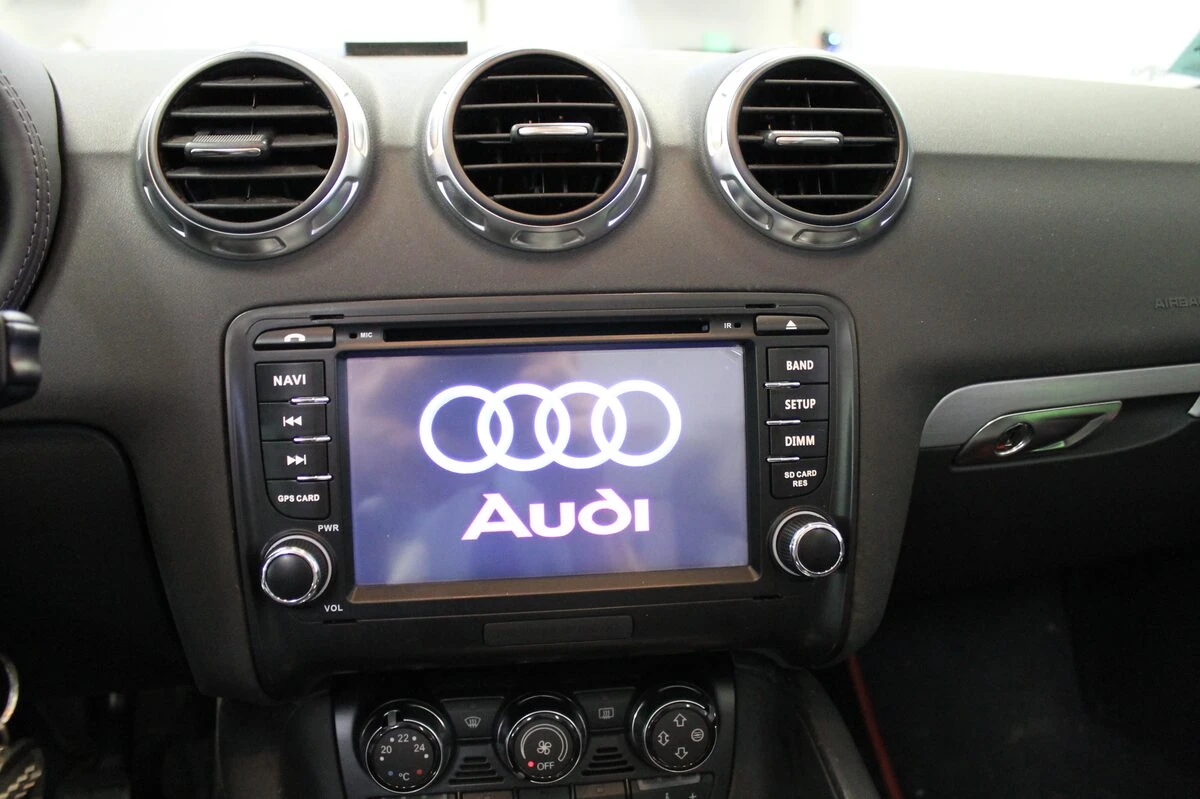 Audi TT : autoradio GPS avec DVD, USB et Bluetooth