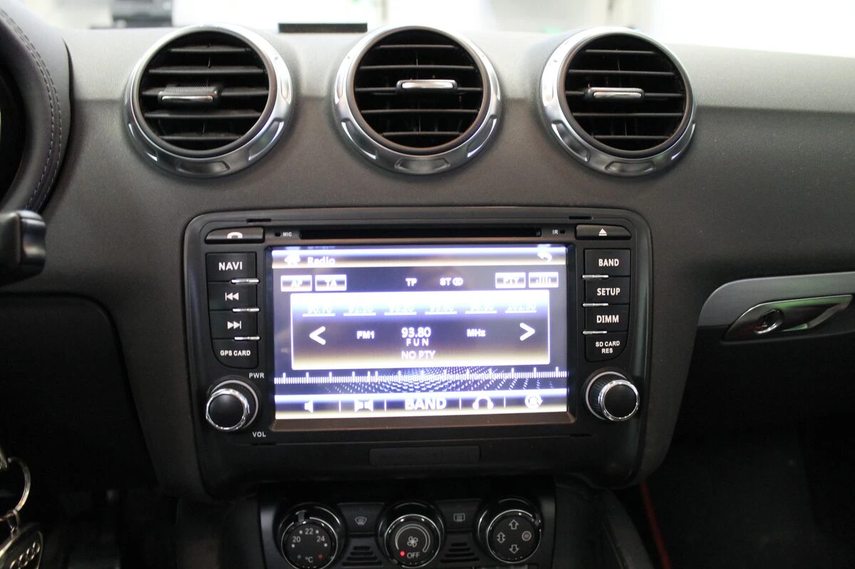 Audi TT : autoradio GPS avec DVD, USB et Bluetooth