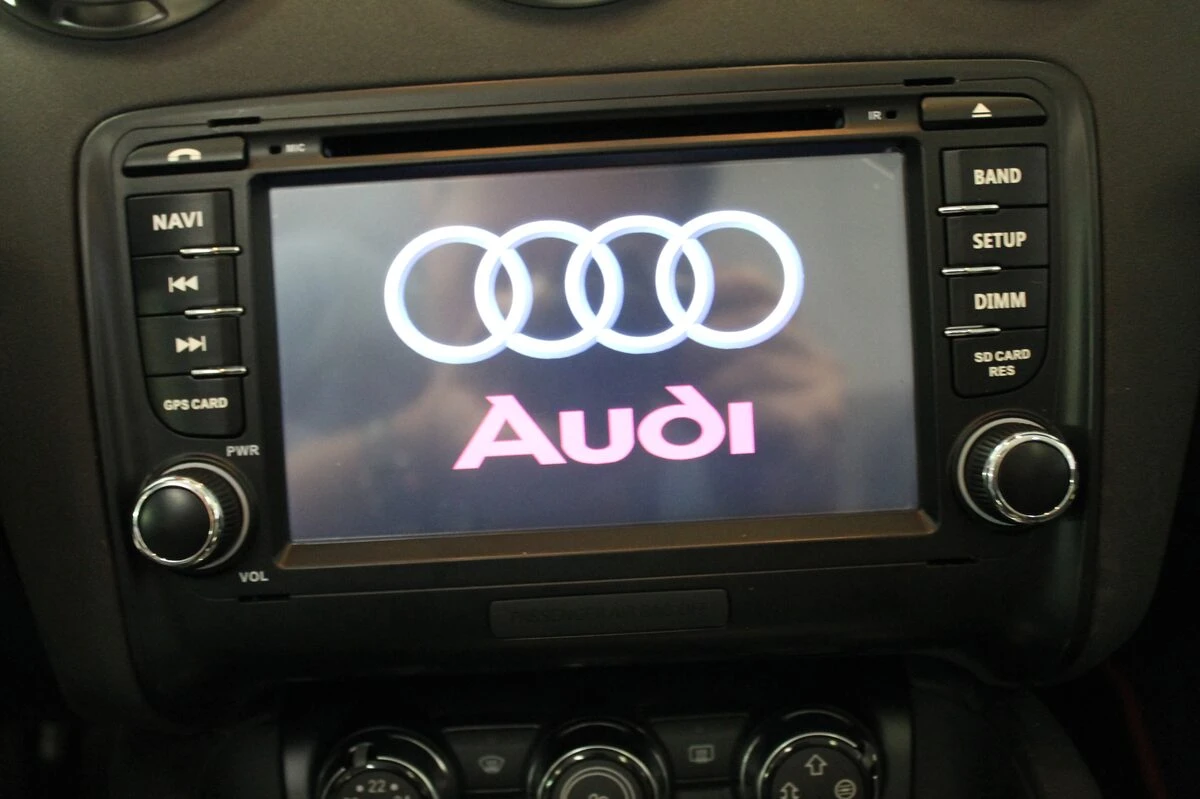 Audi TT : autoradio GPS avec DVD, USB et Bluetooth