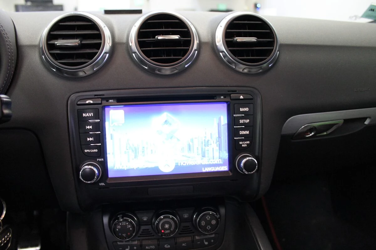 Audi TT : autoradio GPS avec DVD, USB et Bluetooth